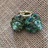 Swarosvki İşlenmiş Yeşil Spiral Deniz Kabuğu Küpe